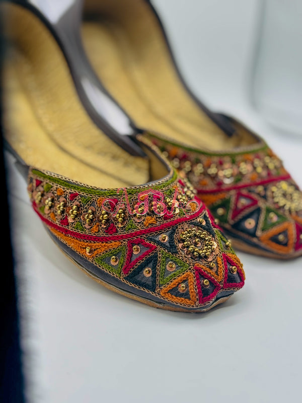 Hindu Work Khussa