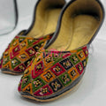 Hindu_Work_Khussa_for_Women_–_Dibbi_&_Bali_Style_|_Handmade_Pakistani_Khussa 1