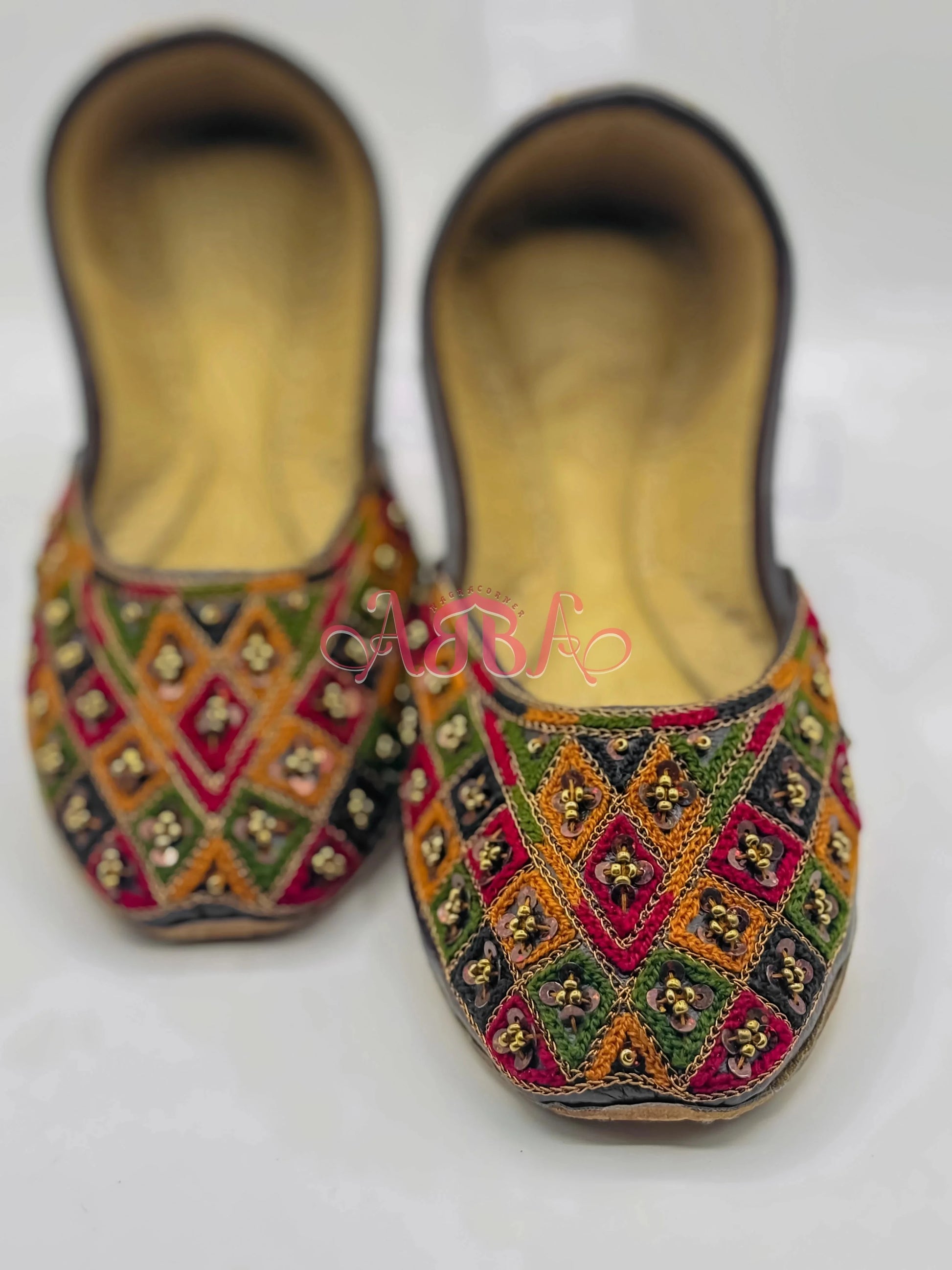 Hindu_Work_Khussa_for_Women_–_Dibbi_&_Bali_Style_|_Handmade_Pakistani_Khussa 3